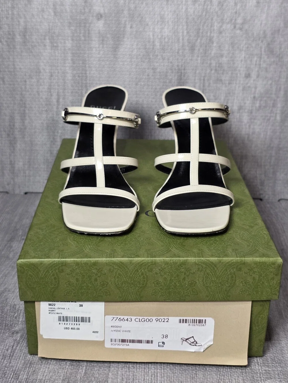 Gucci Horsebit Accent Patent Leather T-Strap Sandals Women's Size 38/7.5 US